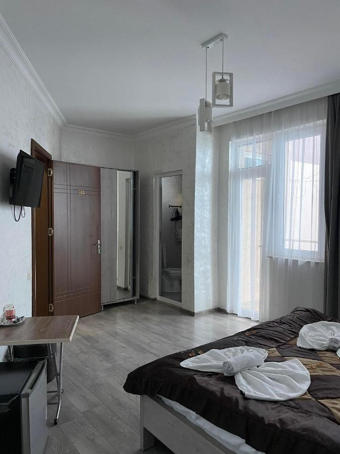 Nana'S Hotel Tchaikovsky Street 34 바투미 외부 사진